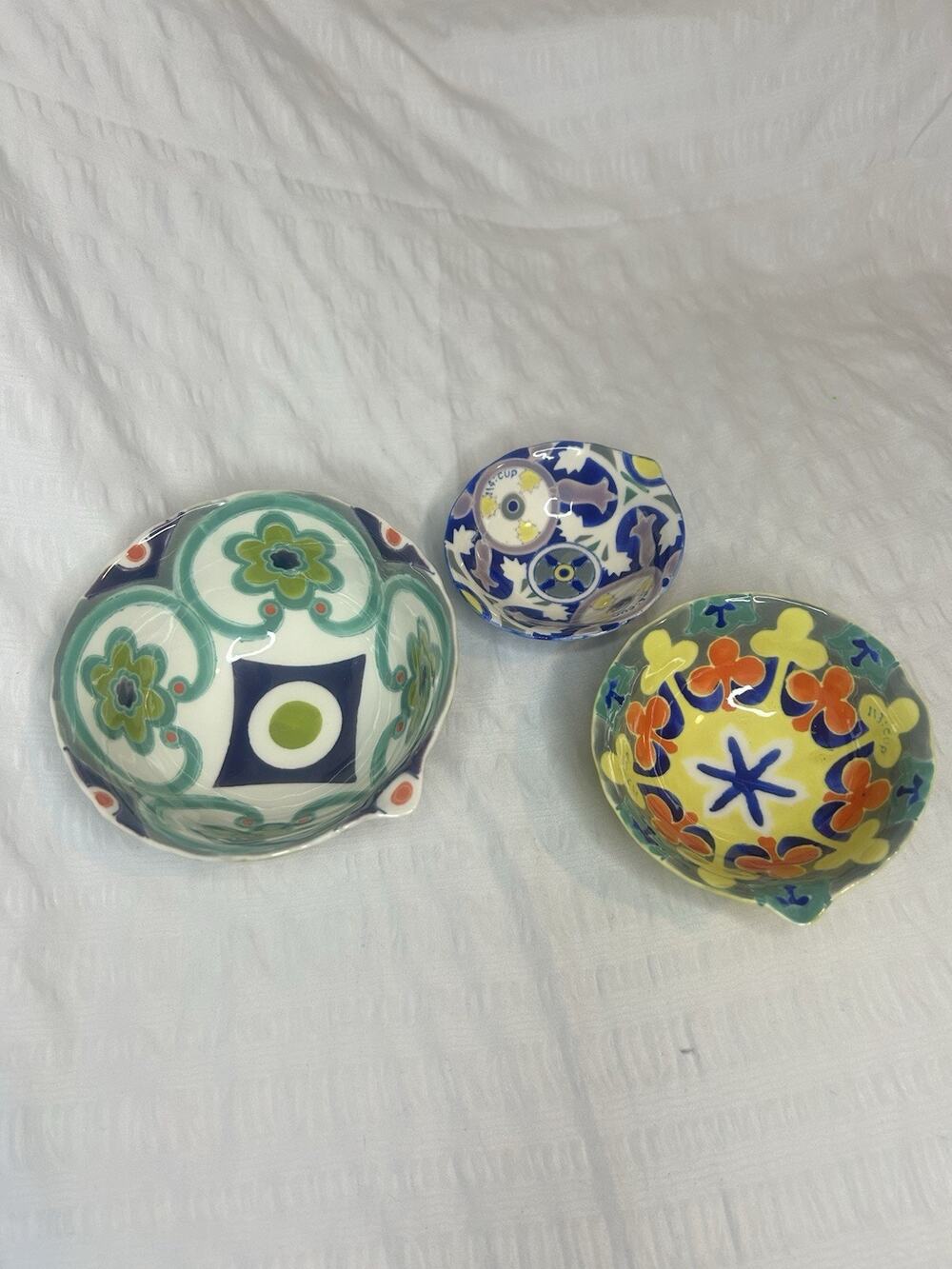 Anthropologie Izmir Set 3 Painted Ceramic Measuring Cups Colorful Floral Nesting